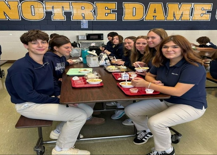 Notre Dame High School 식당