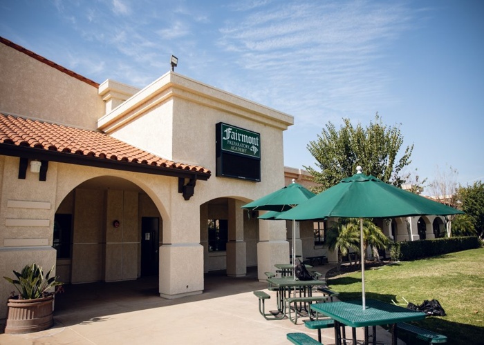 Fairmont Preparatory Academy 정문