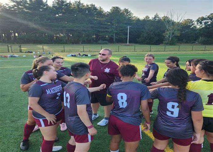 The MacDuffie School footballteam
