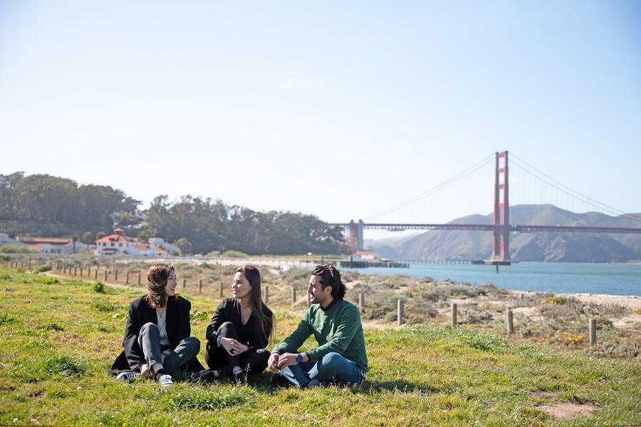 kaplan-san-francisco-gallery-outside-2