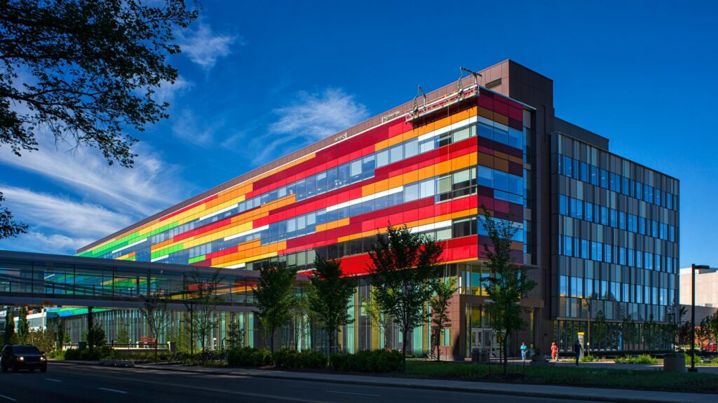 알버타 대학교 본관