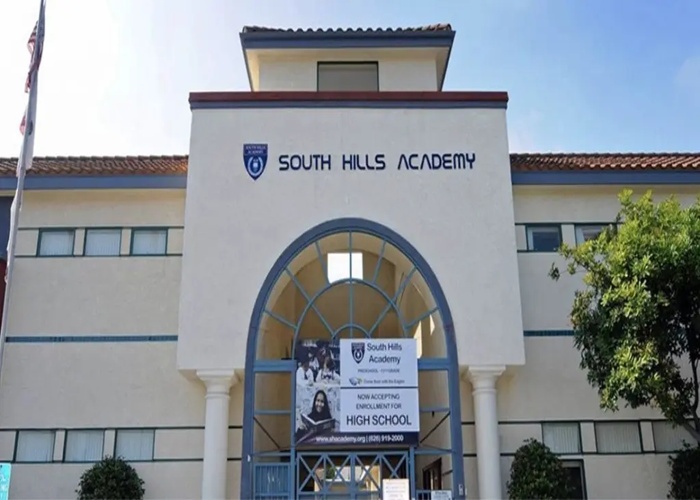 사우스 힐스 아카데미 South Hills Academy 학교 정문 모습