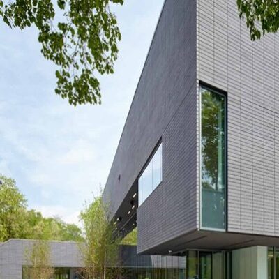 회색, 통창 건물